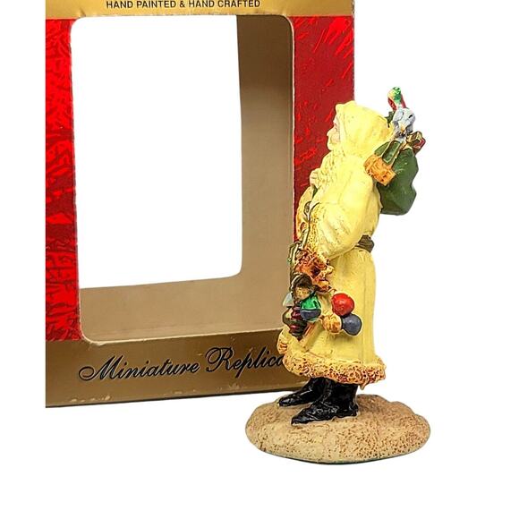 Vintage Old World Santa Classics Figurine - Hand Painted and Hand Crafted - Picture 4 of 7